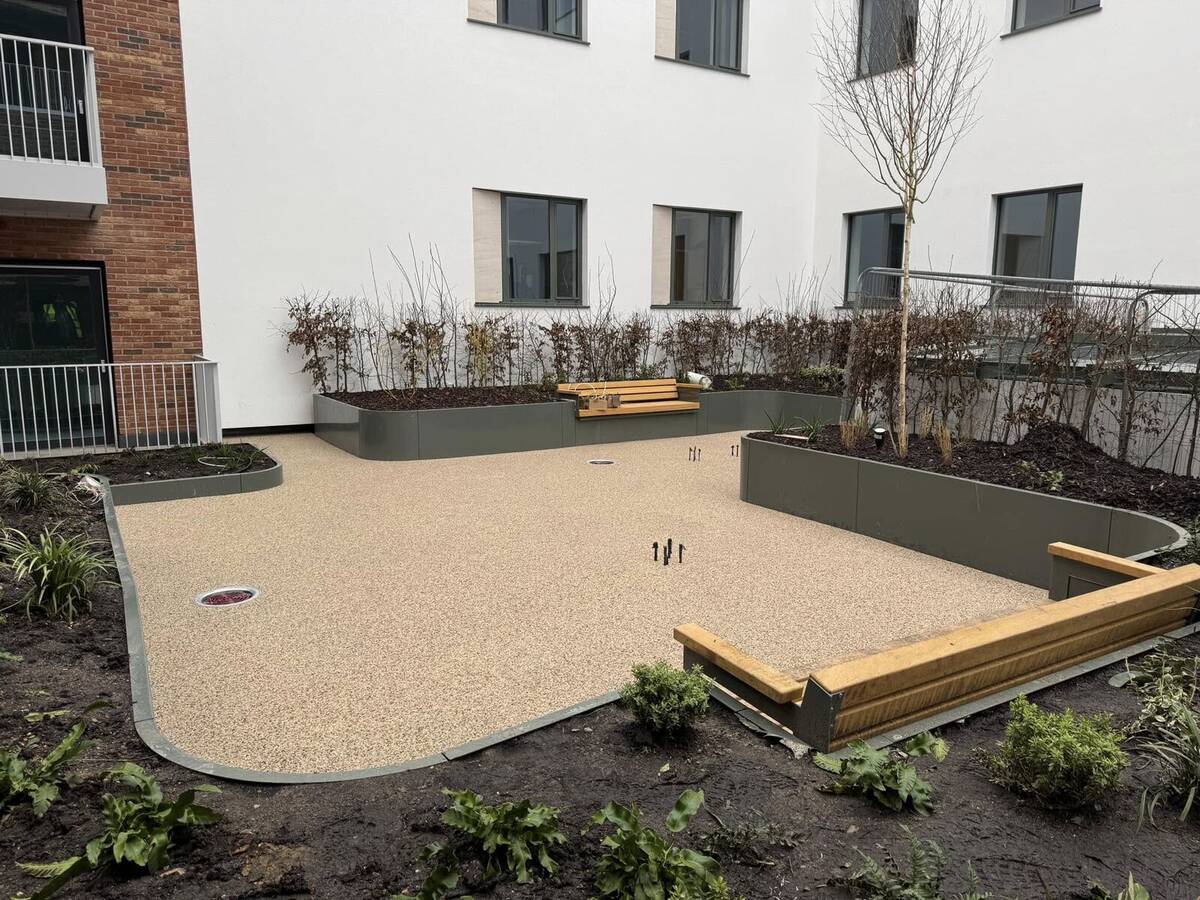 Gewerbliche Betriebsfläche PU-Asphalt